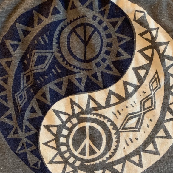 Yin & Yang Peace Tank Top - Picture 2 of 3